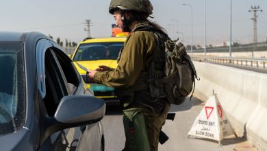 Photo of الاحتلال يشن حملة اعتقالات في الضفة ويواصل حصاره لأريحا
