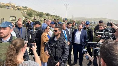 Photo of قادة المؤسسة الأمنية الإسرائيلية يحذّرون من عودة المستوطنين إلى البؤرة الاستيطانية “إفياتار”