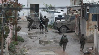 Photo of قوات الاحتلال تقتحم مخيم عقبة جبر في أريحا وسط اندلاع اشتباكات مسلحة