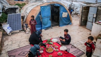 Photo of السوريون بالمخيمات.. رمضان جديد بعيدا عن الديار