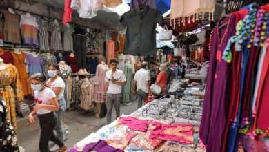 Photo of التونسيون يستقبلون العيد بجيوب فارغة وركود في الأسواق