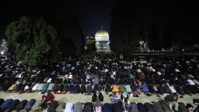 Photo of 70 ألف مصلٍّ يؤدون العشاء والتراويح في الأقصى