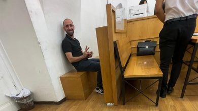 Photo of إبعاد الشاب عمر أبو راس من مدينة قلنسوة عن البلدة القديمة والأقصى مدة أسبوعين