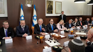 Photo of صحيفة عبرية: حكومة نتنياهو تسببت بضرر جسيم في الردع والاقتصاد