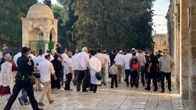 Photo of مئات المستوطنين يقتحمون الأقصى في سادس أيام الفصح اليهودي