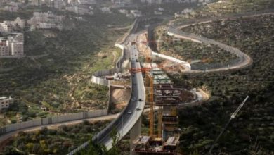 Photo of الاحتلال يخطط لشق طريق للفلسطينيين يربط جنوب الضفة بشمالها