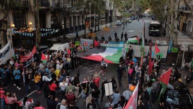 Photo of تظاهرة أمام السفارة الإسرائيلية في بوينس آيرس بذكرى النكبة