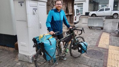 Photo of رحالة بريطاني يجوب العالم بدراجته الهوائية