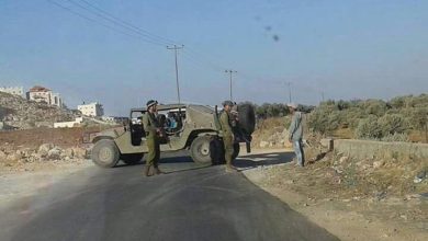 Photo of الاحتلال يغلق مدخلي قرية المغير شرق رام الله لليوم التاسع