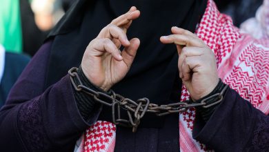 Photo of إعلام الأسرى: الأسيرة فاطمة شاهين تعاني وضعًا صحيًا صعبًا