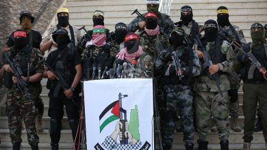 Photo of الغرفة المشتركة في قطاع غزة تعلن توجيه ضربة بمئات الصواريخ على مواقع اسرائيلية