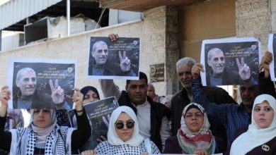Photo of وقفة حاشدة بغزة تطالب بالإفراج عن الأسير المريض وليد دقة