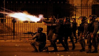 Photo of اعتقالات وإصابات في مواجهات ومداهمات واشتباكات ليلية بالضفة