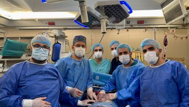 Photo of القدس: قسم الجراحة في المقاصد ينجح في استئصال كتل سرطانية من كبد عشرينية بعملية نوعية
