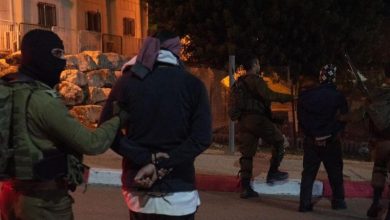 Photo of الاحتلال يعتقل عدد من المواطنين في مناطق متفرقة بالضفة الغربية