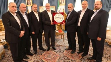 Photo of وفد حماس برئاسة هنية يلتقي أمين عام مجلس الأمن القومي الإيراني