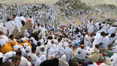 Photo of حجاج بيت الله الحرام يفدون إلى عرفات لأداء ركن الحج الأعظم