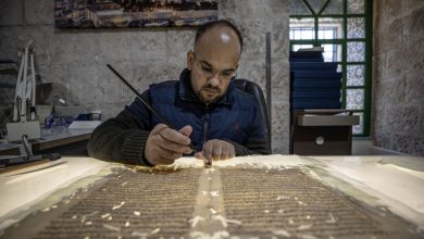 Photo of كيف تتمّ المحافظة على المخطوطات النفيسة في المسجد الأقصى؟