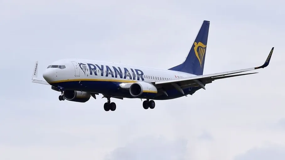 Photo of طاقم طيران يصدم ركابا إسرائيليين متجهين لـ”تل أبيب”: “نقترب من فلسطين”