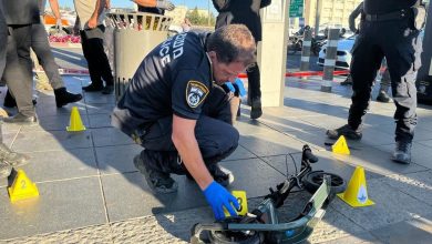 Photo of الاحتلال يعتقل فلسطينية بعد إصابتها بدعوى محاولة تنفيذ عملية طعن في القدس