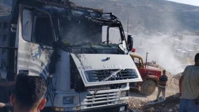 Photo of مستوطنون يحرقون شاحنة ويتلفون محاصيل زراعية بالضفة