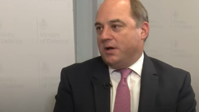 Photo of استقالة وزير الدفاع البريطاني بن والاس