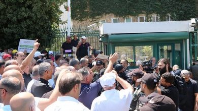 Photo of على خلفية استفحال العنف والجريمة: رئيس (الشاباك) يلتقي اليوم عددا من رؤساء السلطات المحلية العربية