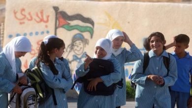 Photo of تحذيرات مقدسية من التحاق الطلاب بمدارس في كفر عقب تفرض المنهاج الإسرائيلي