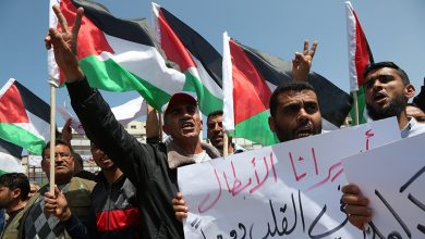 Photo of هيئة شؤون الأسرى: الاحتلال يستغل ارتقاء الأسير خضر عدنان للضغط على الأسرى المضربين