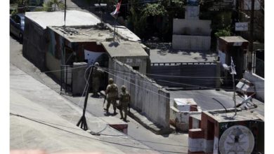 Photo of بين فتح وفصيل مسلح.. ارتفاع عدد قتلى اشتباكات مخيم عين الحلوة لـ 4