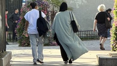 Photo of فرنسا: 300 طالبة مسلمة يتحدّين الحظر ويذهبن للمدارس بالعباءة
