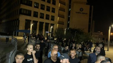 Photo of اعتقلوا خلال مظاهرة بأم الفحم.. تسريح أربعة قاصرين وقرار بالإفراج عن 5 وتمديد اعتقال اثنين حتى الأربعاء