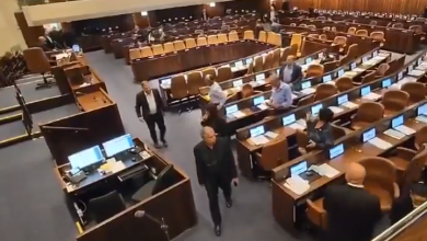 Photo of صواريخ القسام تقطع جلسة الكنيست والنواب يهرولون إلى الملاجئ