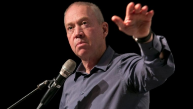 Photo of غالانت: أهداف الحرب “محو حماس” وإزالة مسؤولية إسرائيل عن غزة