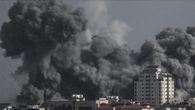Photo of ضابط إسرائيلي يفجر مبنى بغزة “هدية” لابنته
