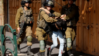 Photo of اعتقال (40) مواطنًا في الضفة والقدس اليوم الخميس وارتفاع حصيلة الاعتقالات إلى 3365 حالة