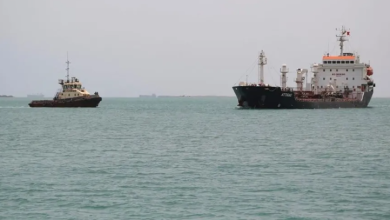 Photo of مسؤول حوثي: 64 سفينة عبرت البحر الأحمر بعد إعلانها “لا علاقة لنا بإسرائيل”