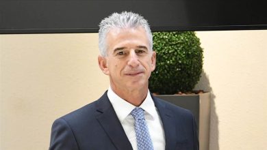 Photo of إعلام عبري: مسؤولان إسرائيليان يبحثان بفرنسا إبرام صفقة مع حماس