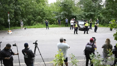 Photo of الشرطة الهولندية تعتدي على مسلمين أفشلوا محاولة لحرق المصحف (شاهد)