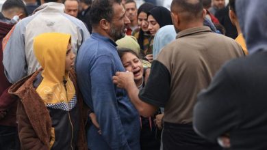 Photo of رسائل من غزة وعنها: “كلّ يوم تزيدُ الأسماءُ وتتسعُ السماءُ”