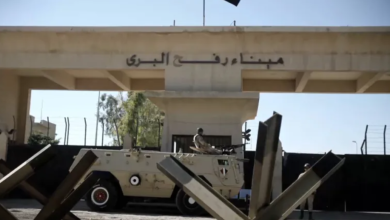 Photo of “عندما وجدت إسرائيل نفسها متهمة بأدلة موثقة لجأت إلى إلقاء الاتهامات إلى مصر”…القاهرة تنفي مسؤوليتها عن منع دخول المساعدات لغزة