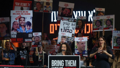 Photo of والدة جندي إسرائيلي كان محتجزا بغزة تتهم جيش الاحتلال بقتله عمدا