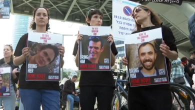 Photo of سموتريتش لا يعد بعودة المحتجزين أحياء… ولبيد: “المنظومة السياسية الحالية في إسرائيل هي المشكلة”