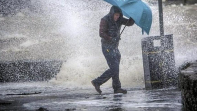 Photo of انخفاض على درجات الحرارة وجو عاصف وماطر