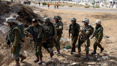 Photo of اعتقال عددًا من العاملين بوكالة الأونروا أثناء نزوحهم إلى جنوب القطاع