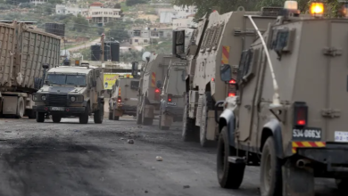 Photo of الاحتلال يواصل التصعيد بالضفة ويشنّ حملة مداهمات واعتقالات