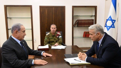 Photo of زعيم المعارضة الإسرائيلية: نتنياهو يقود إسرائيل من كارثة إلى أخرى وهذه الحكومة لن تصمد في 2024