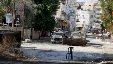 Photo of قوة عسكرية إسرائيلية تداهم منزل طفل (3 سنوات) بسبب لعبة بلاستيكية