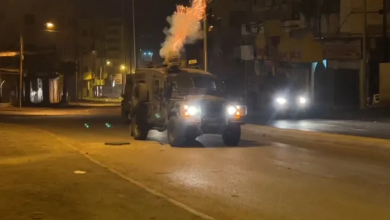 Photo of اشتباكات خلال اقتحام مدينتي طولكرم وجنين وحملة دهم في مناطق بالضفة الغربية