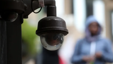 Photo of فلسطينيو الضفة بين “الذئب الأزرق” و”الأحمر” وتطبيقات “مراقبة وقتل”